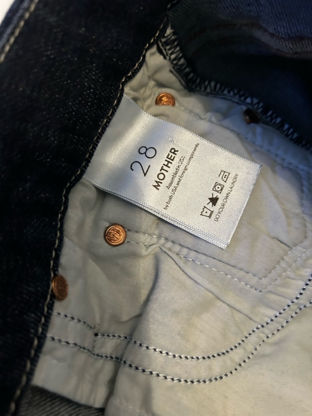 MOTHER The looker ankle fray. Size 28. Partner in Crime. - Picture 17 of 17
